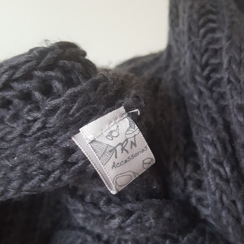 Terranova Gray Long Scarf - Picture 8 of 9